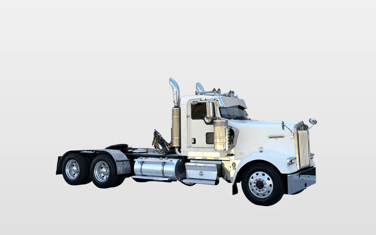 2005 Kenworth W900 - image 1