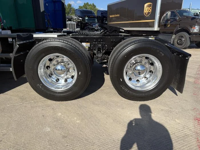 2026 Peterbilt 579 - image 16