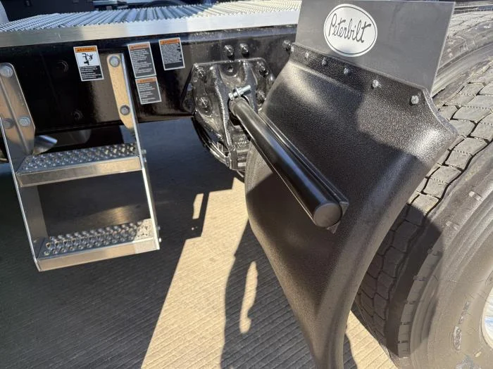 2026 Peterbilt 579 - image 18