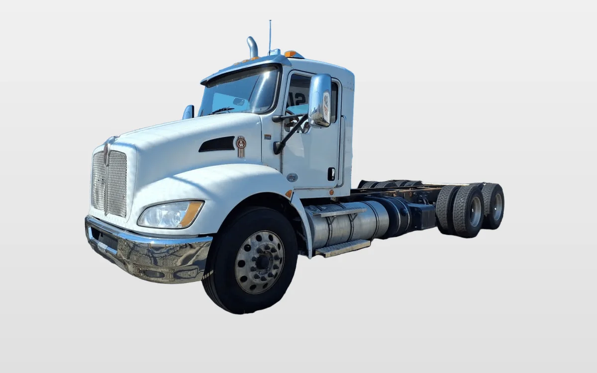 2020 Kenworth T370 - image 1
