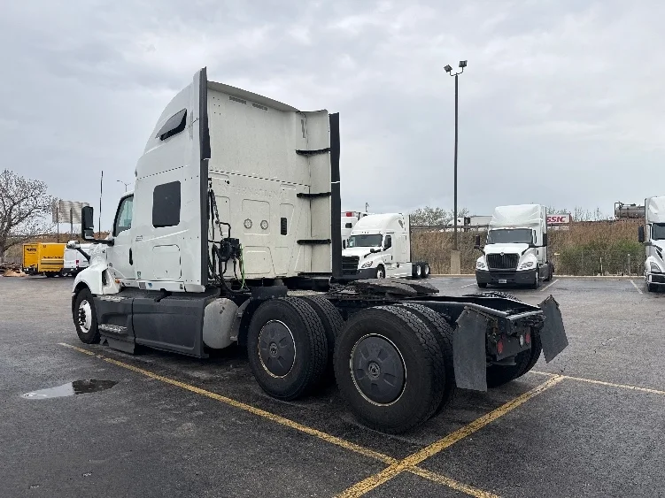 2023 International LT - image 5