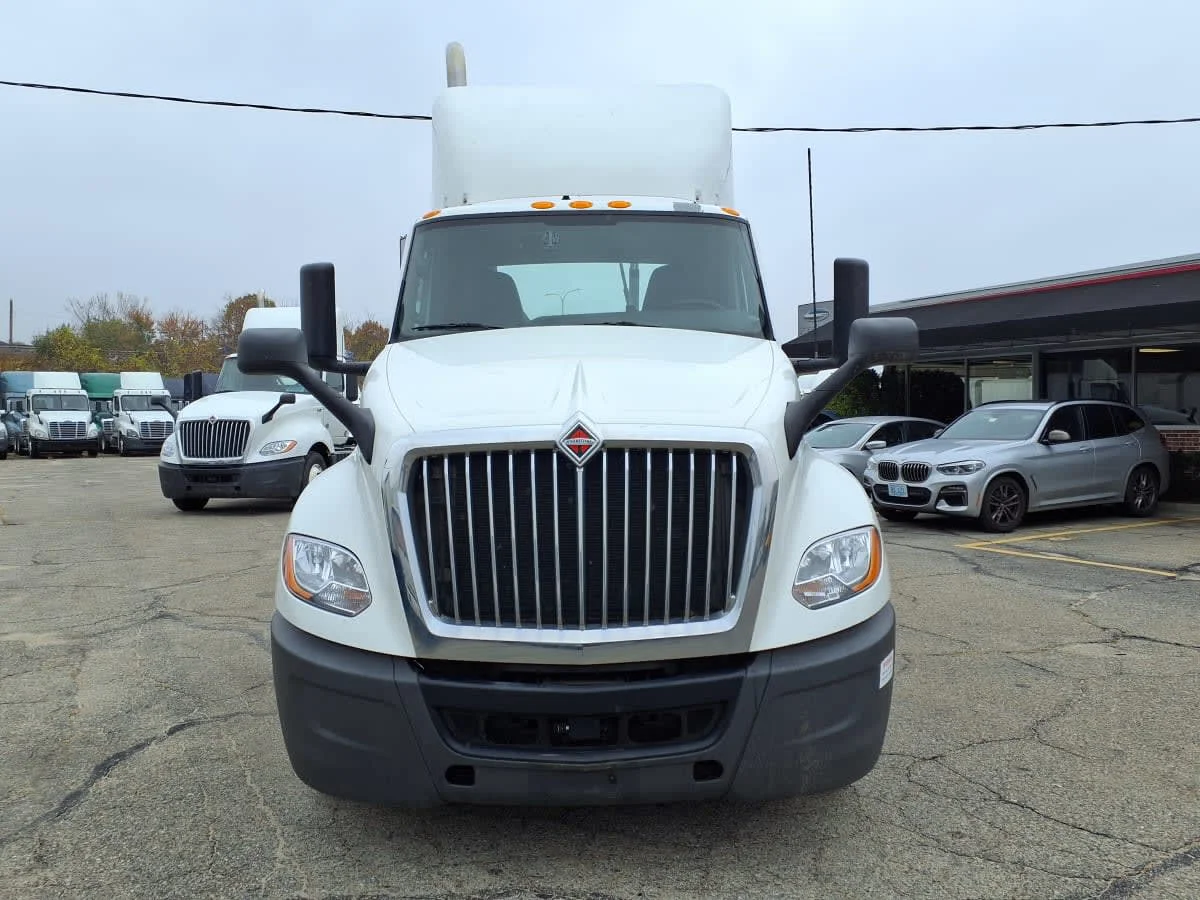2021 International LT in Warwick, RI — photo 2