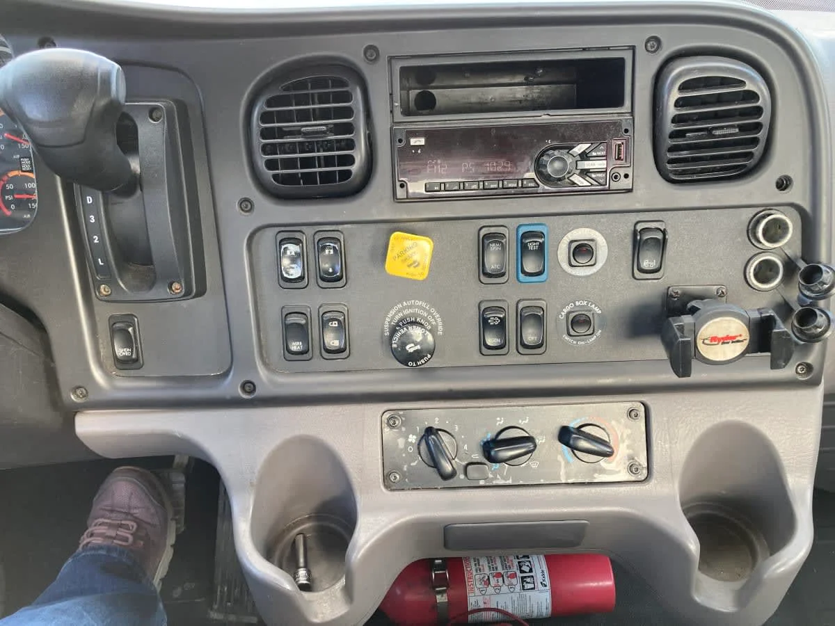 2020 Freightliner M2 106 in Springfield, MA — photo 12