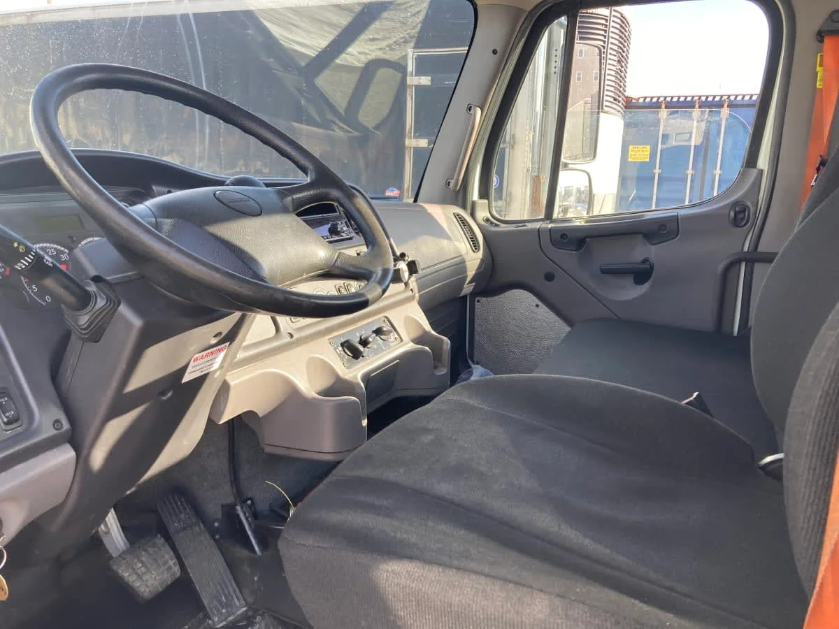 2020 Freightliner M2 106 in Springfield, MA — photo 10