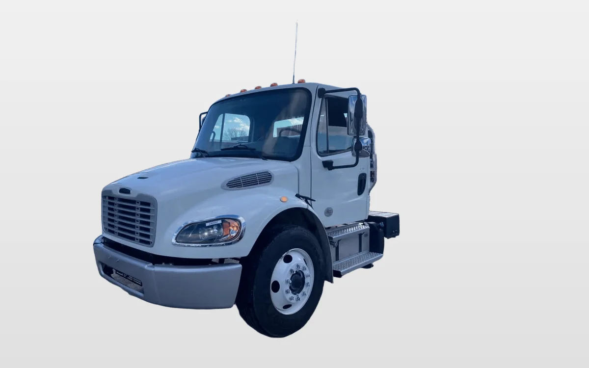 2020 Freightliner M2 106 - image 1