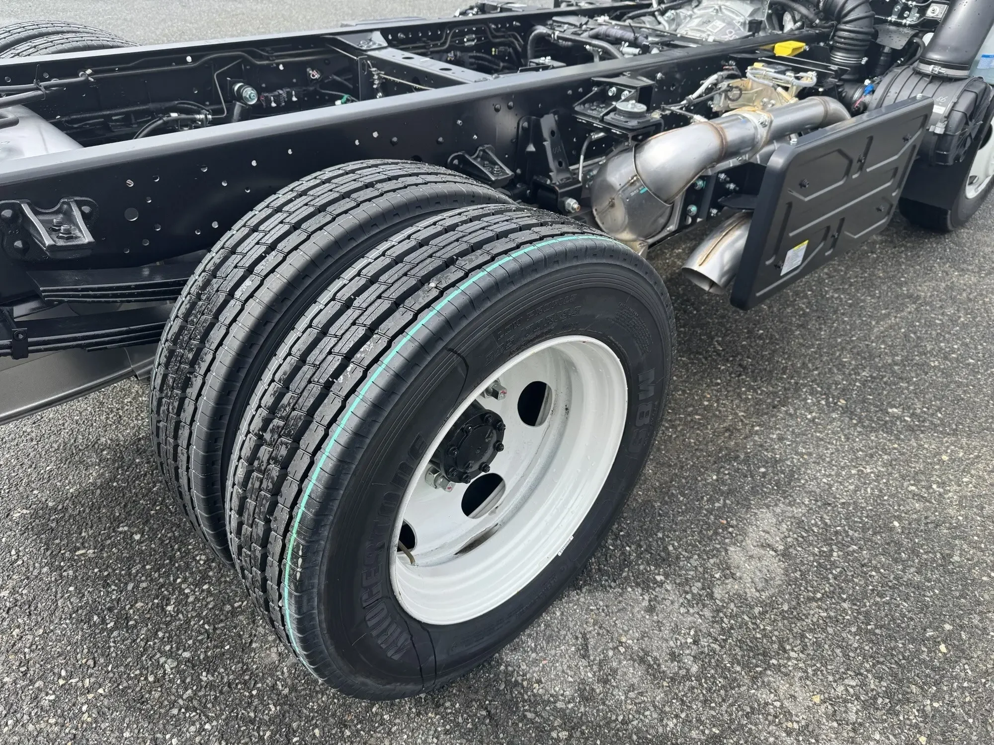 2025 Isuzu NRR - image 10