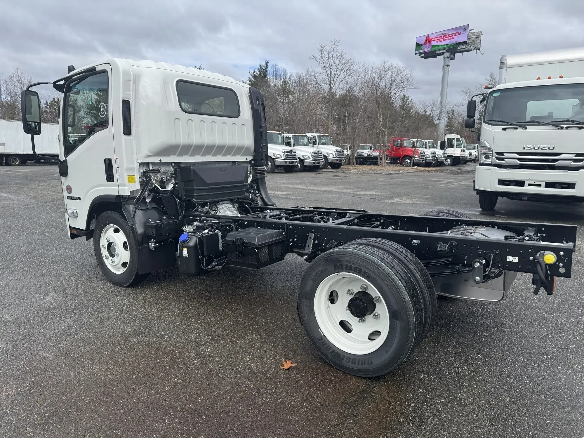 2025 Isuzu NRR - image 7