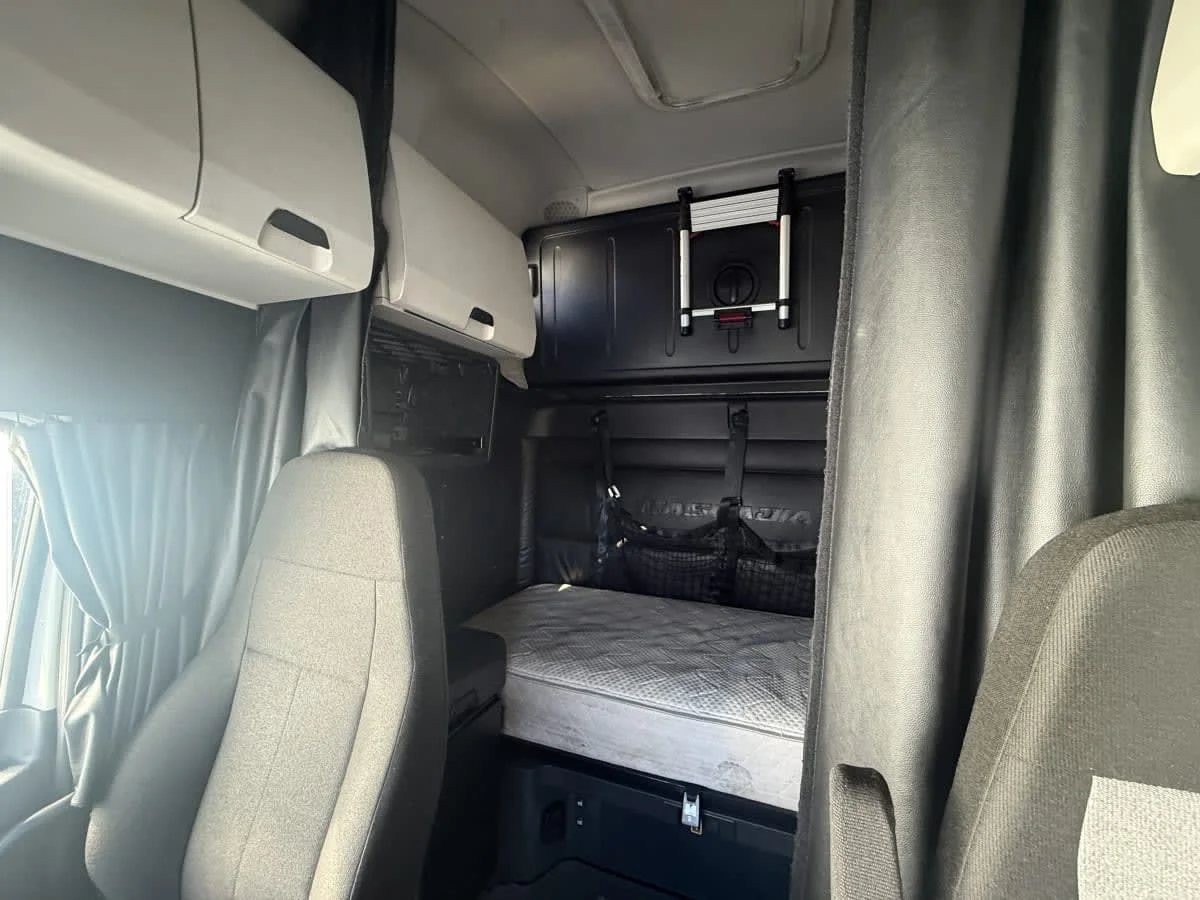 2023 Freightliner Cascadia in North Las Vegas, NV — photo 8