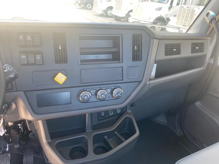 2025 Peterbilt 536 in Dallas, TX — photo 7