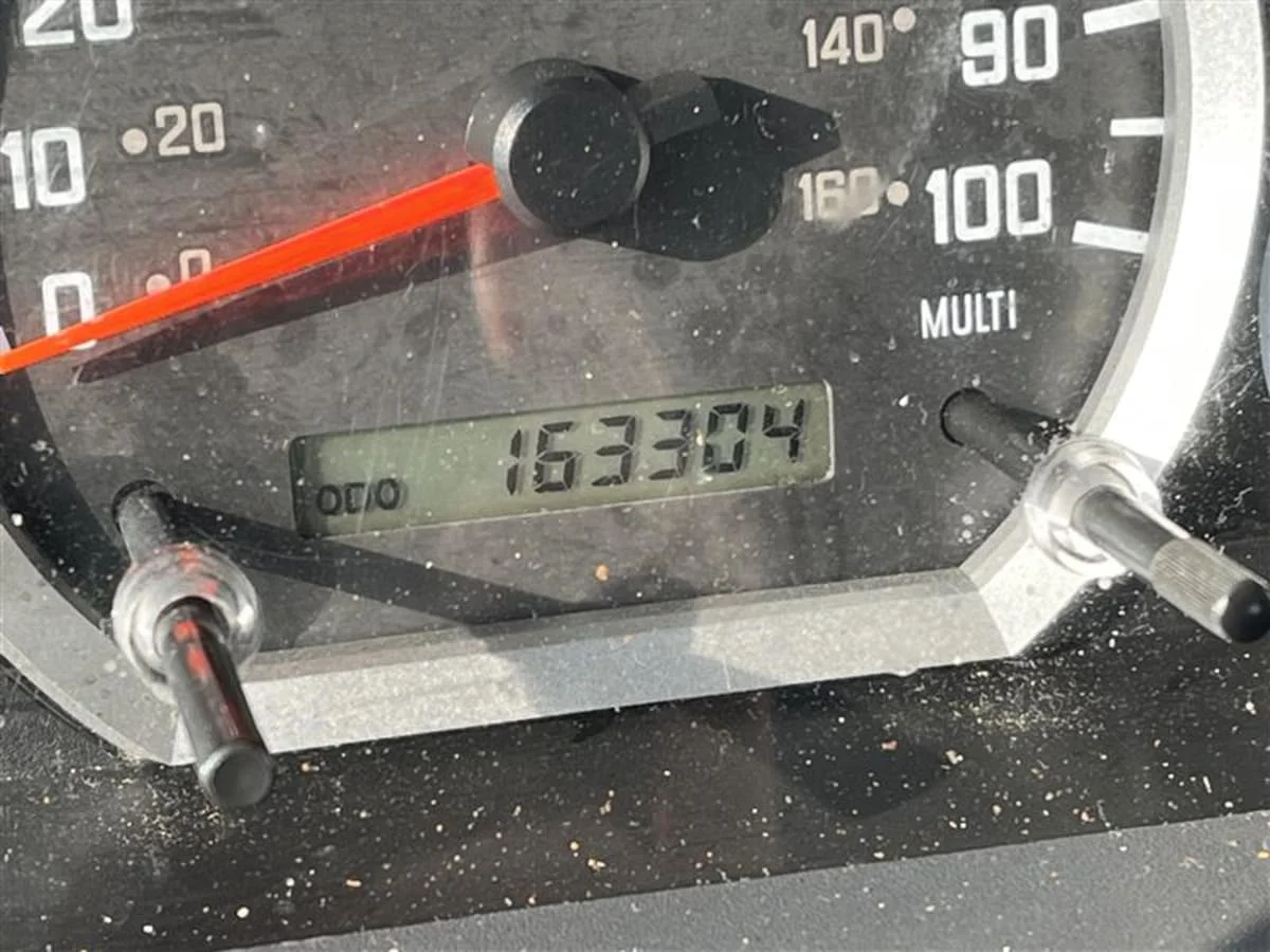 2016 Isuzu NPR - image 8