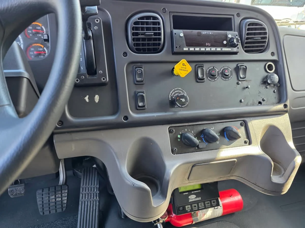 2017 Freightliner M2 106 - image 15