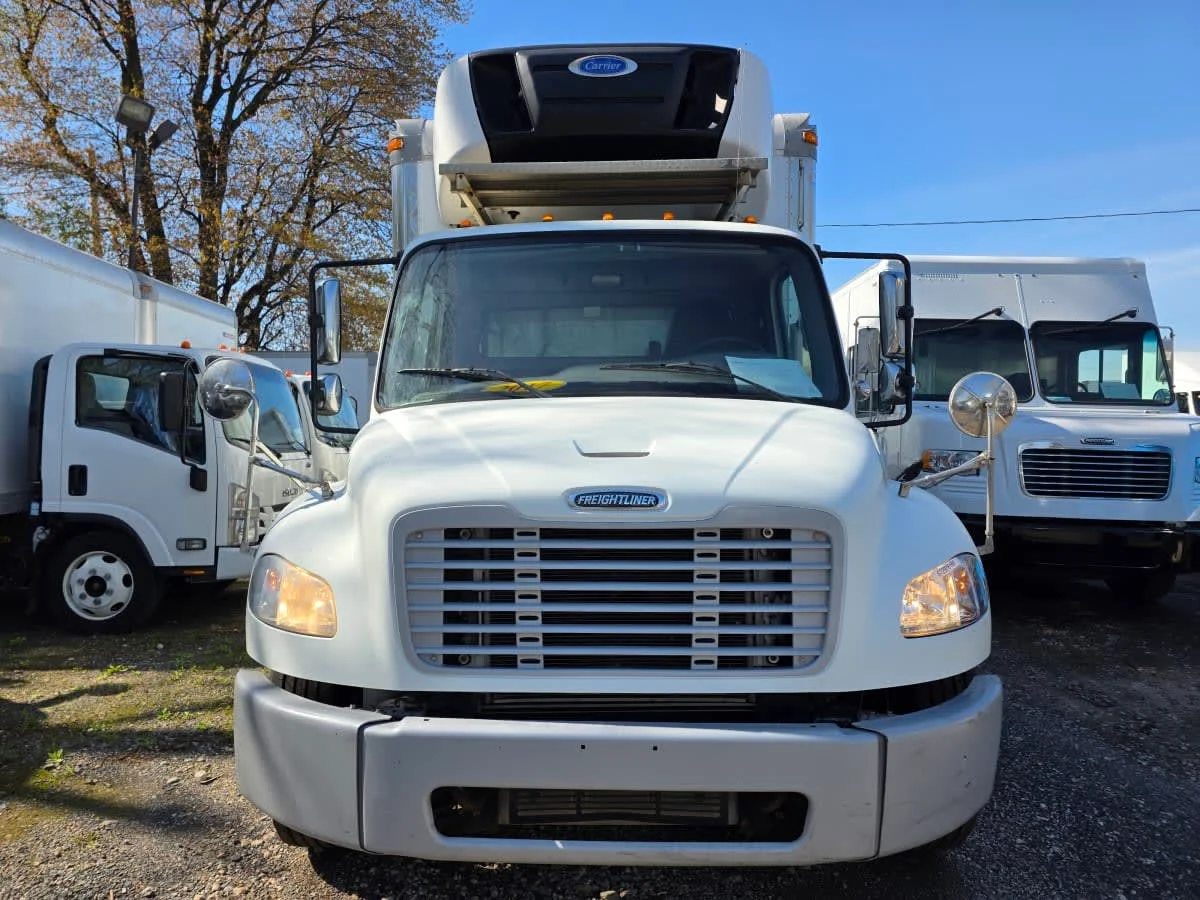 2017 Freightliner M2 106 - image 2