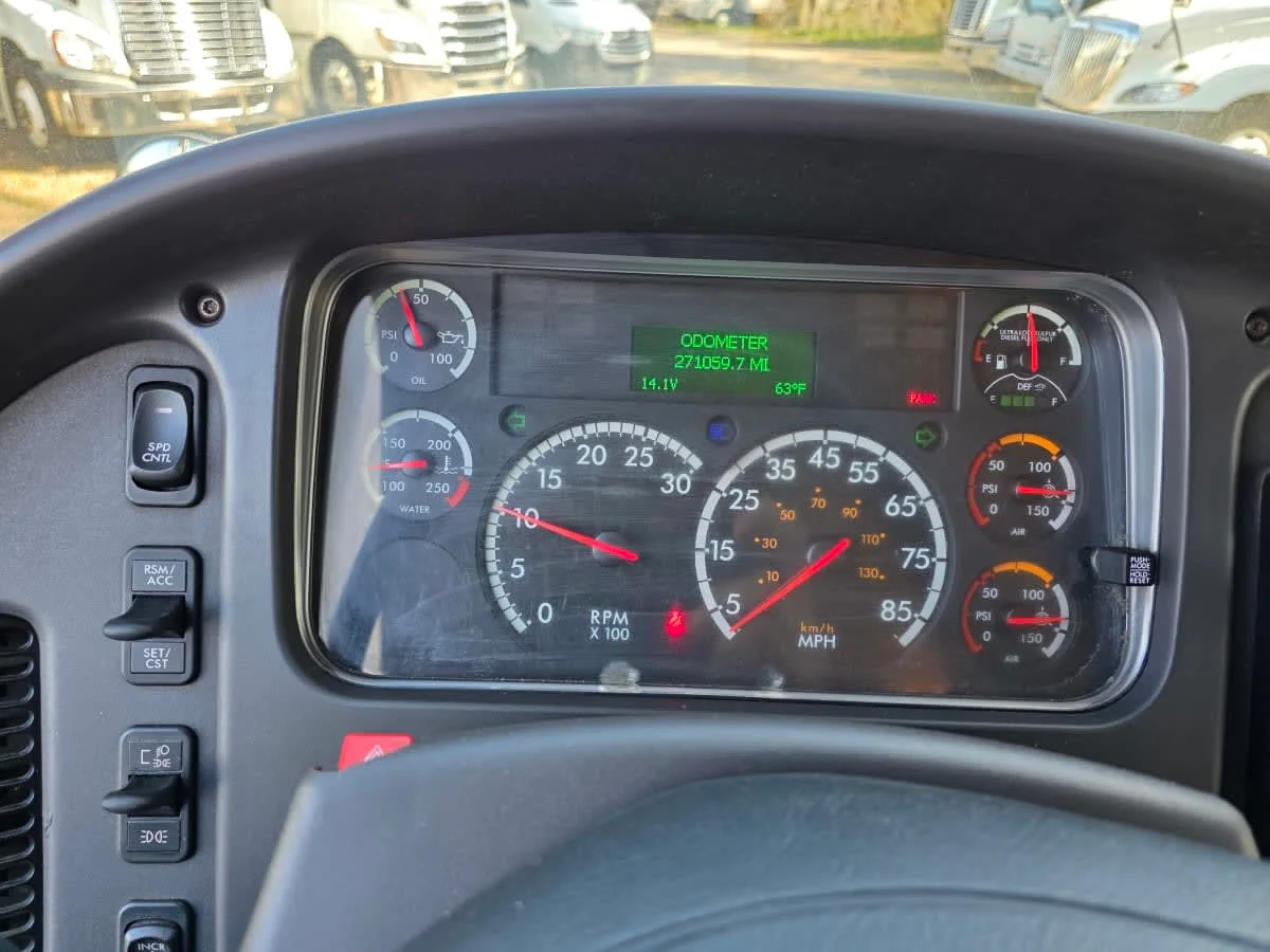 2017 Freightliner M2 106 - image 14