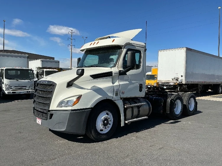 2019 Freightliner Cascadia in Aurora, CO — photo 3