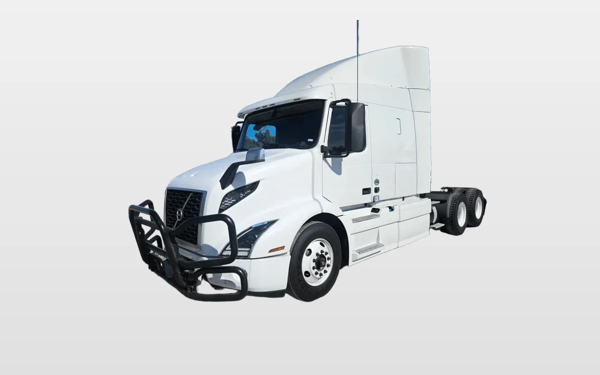 2020 Volvo - image 1