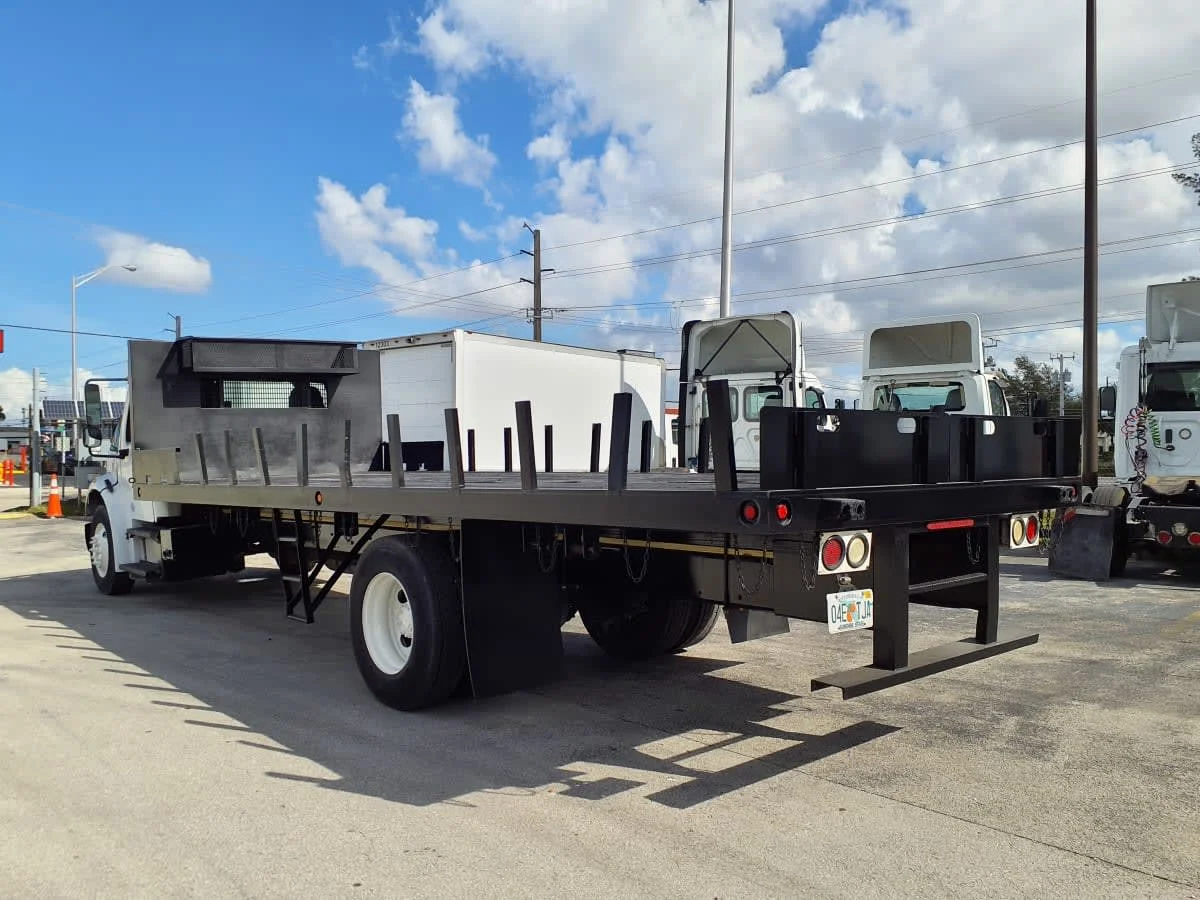 2015 Freightliner M2 106 - image 6