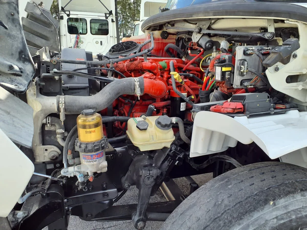 2015 Freightliner M2 106 - image 9