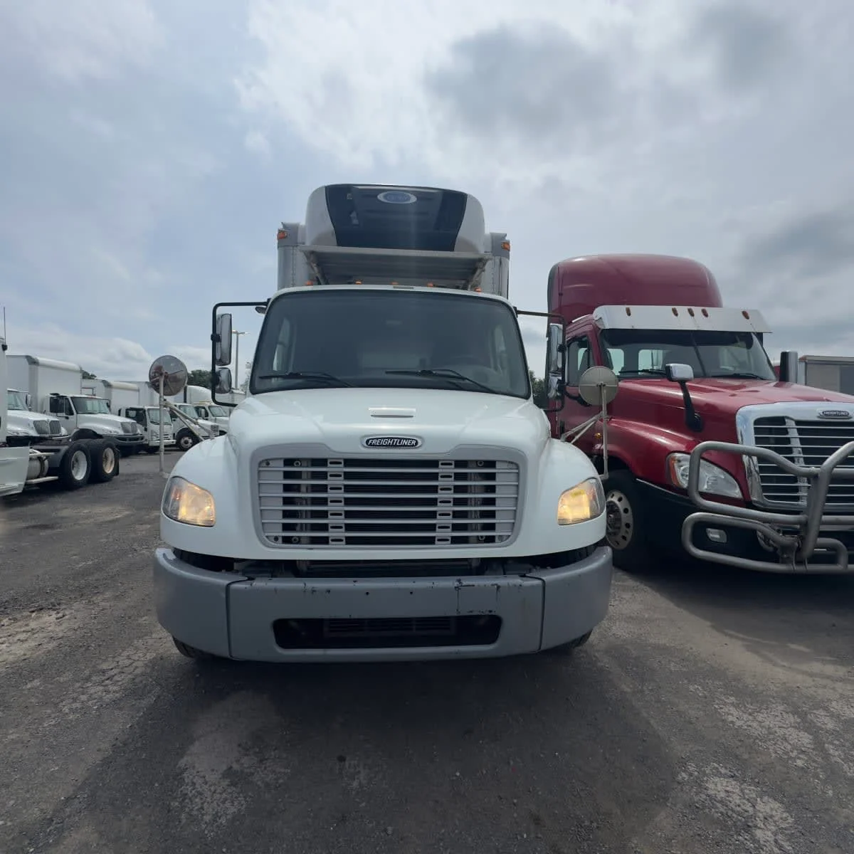 2017 Freightliner M2 106 - image 2