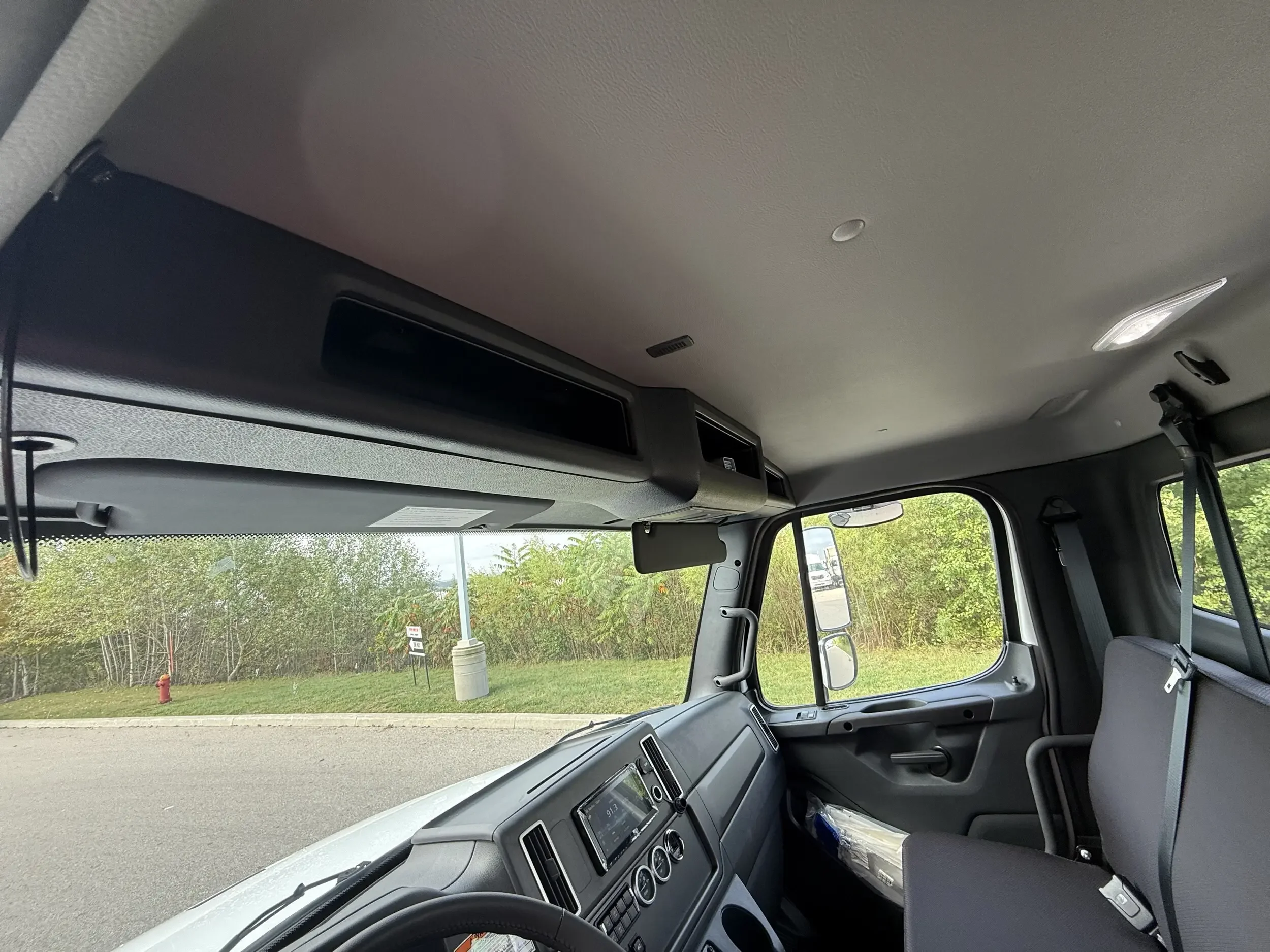 2026 Freightliner M2 106 - image 6