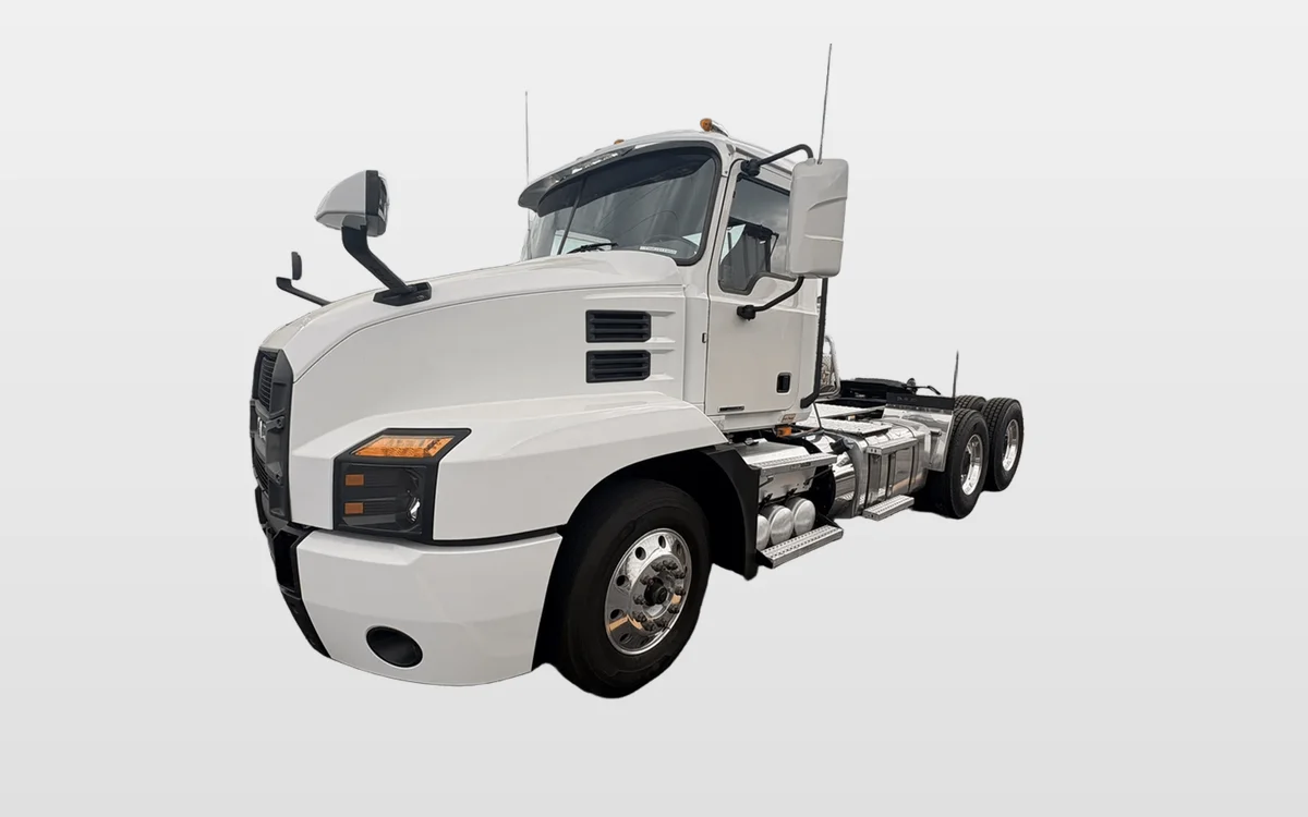 2022 Mack Anthem - image 1