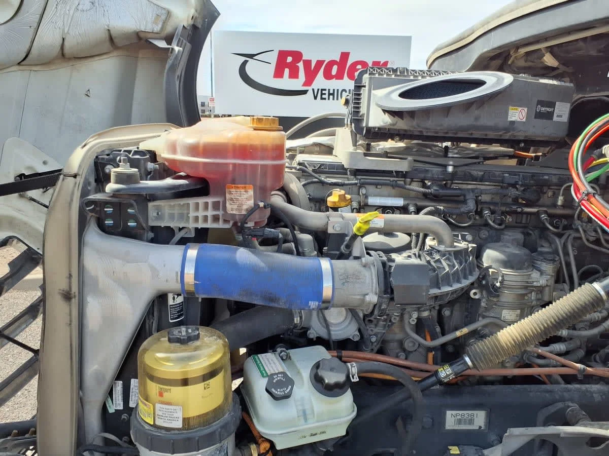 2022 Freightliner Cascadia - image 8