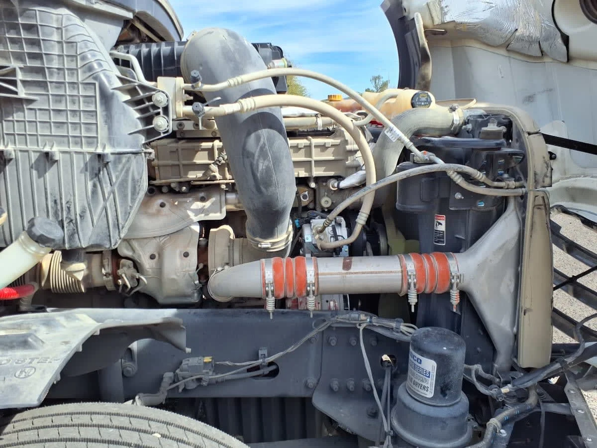 2022 Freightliner Cascadia in Phoenix, AZ — photo 11
