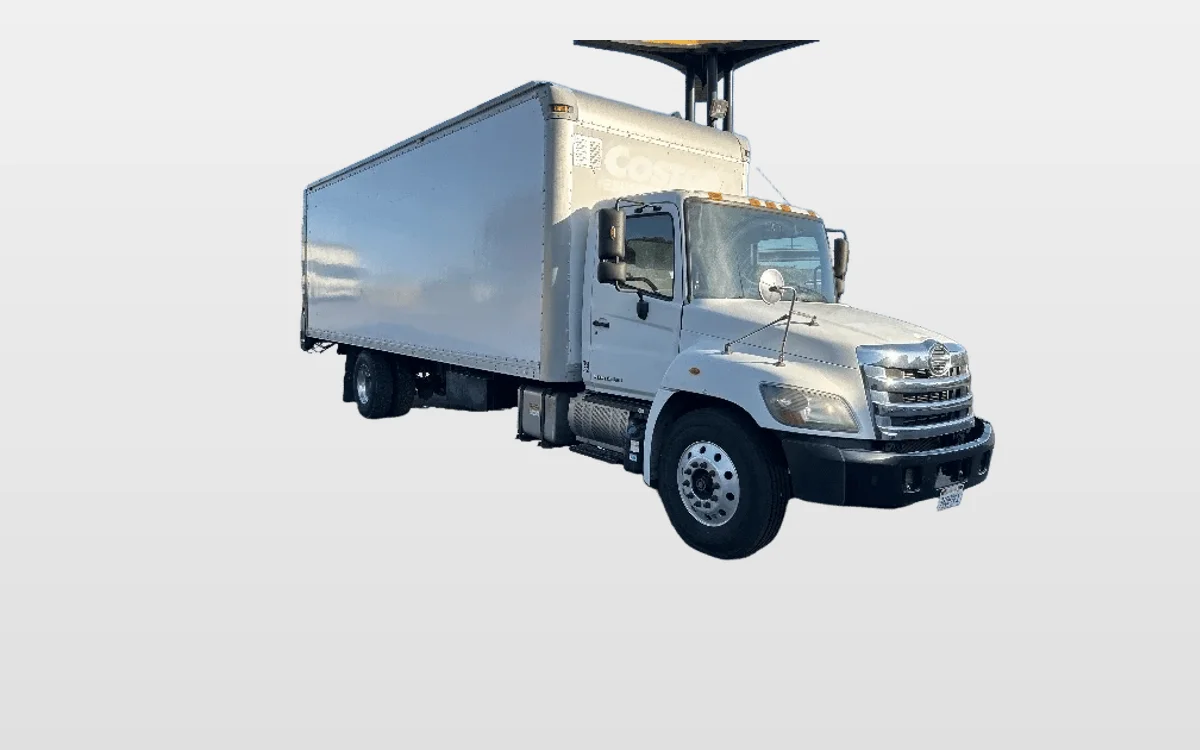 2016 Hino 338 - image 1