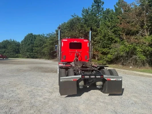 2021 Peterbilt 567 in Asheville, NC — photo 5