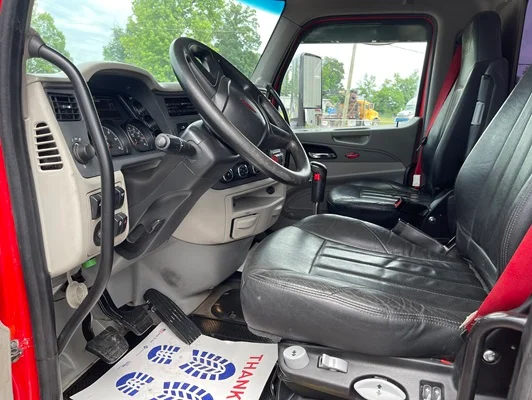 2021 Peterbilt 567 in Asheville, NC — photo 3