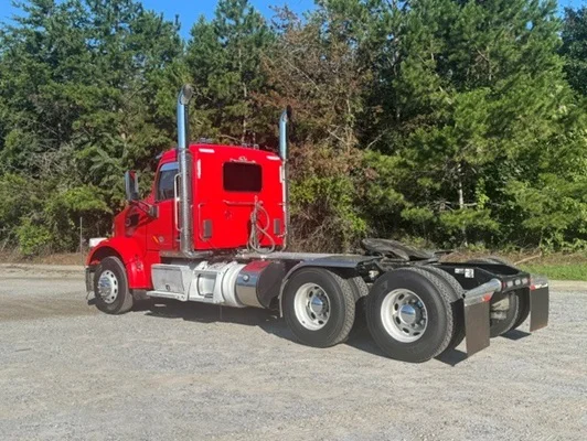 2021 Peterbilt 567 in Asheville, NC — photo 8