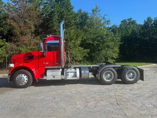 2021 Peterbilt 567 in Asheville, NC — photo 7