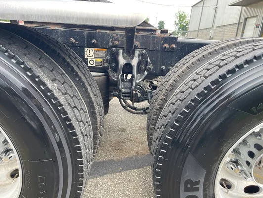 2021 Peterbilt 567 in Asheville, NC — photo 4