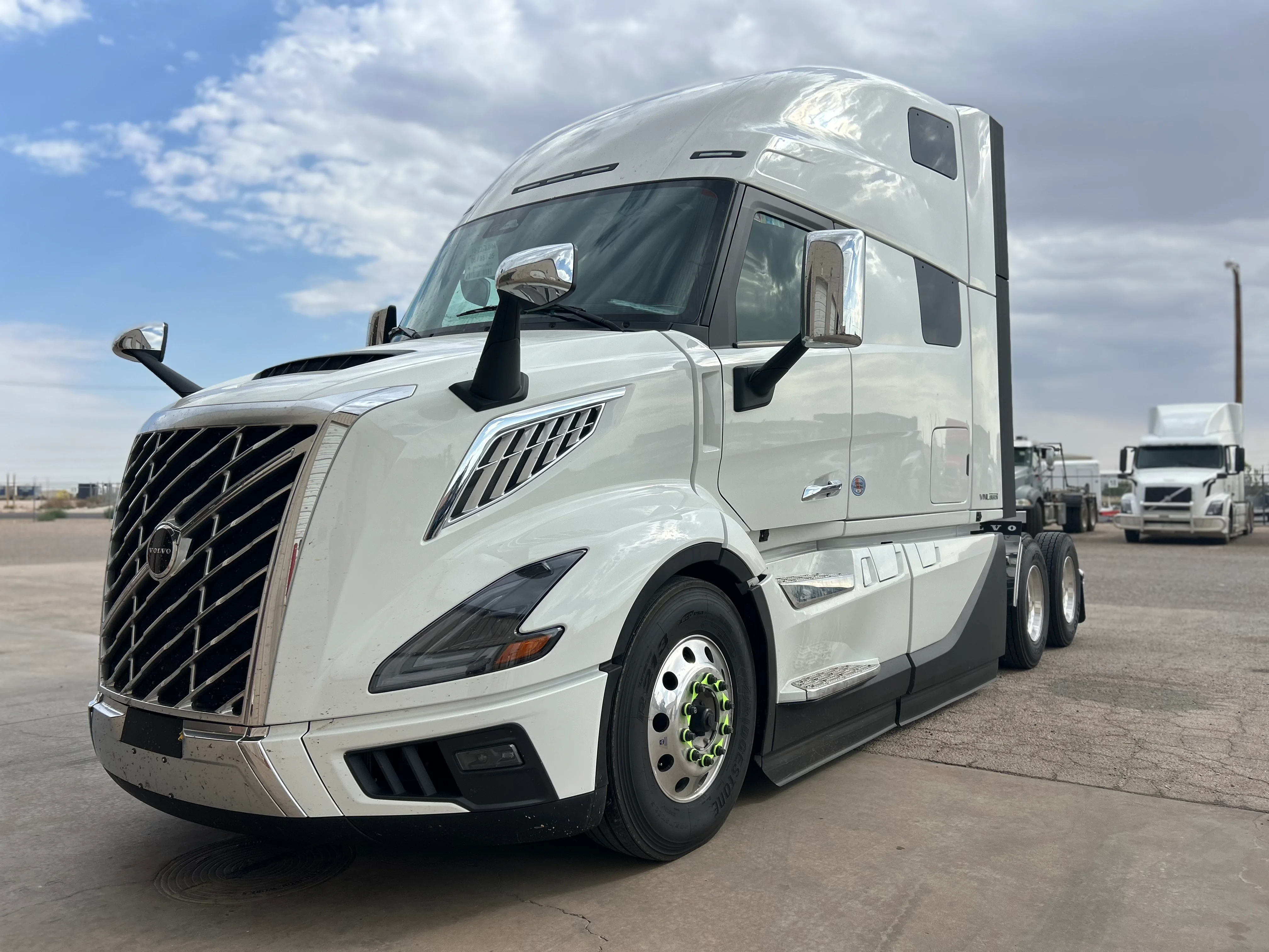 2026 Volvo VNL 860 in Wichita Falls, TX