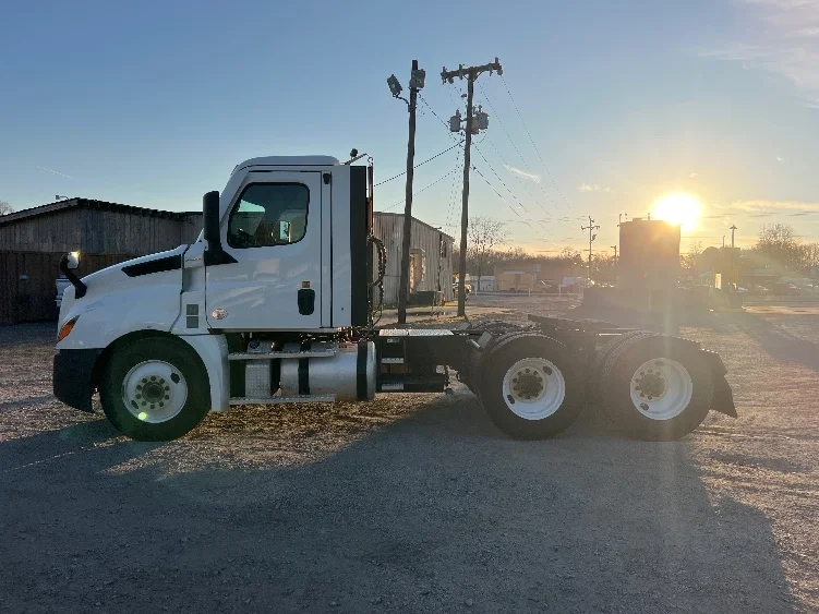 2021 Freightliner Cascadia in Concord, NC — photo 4