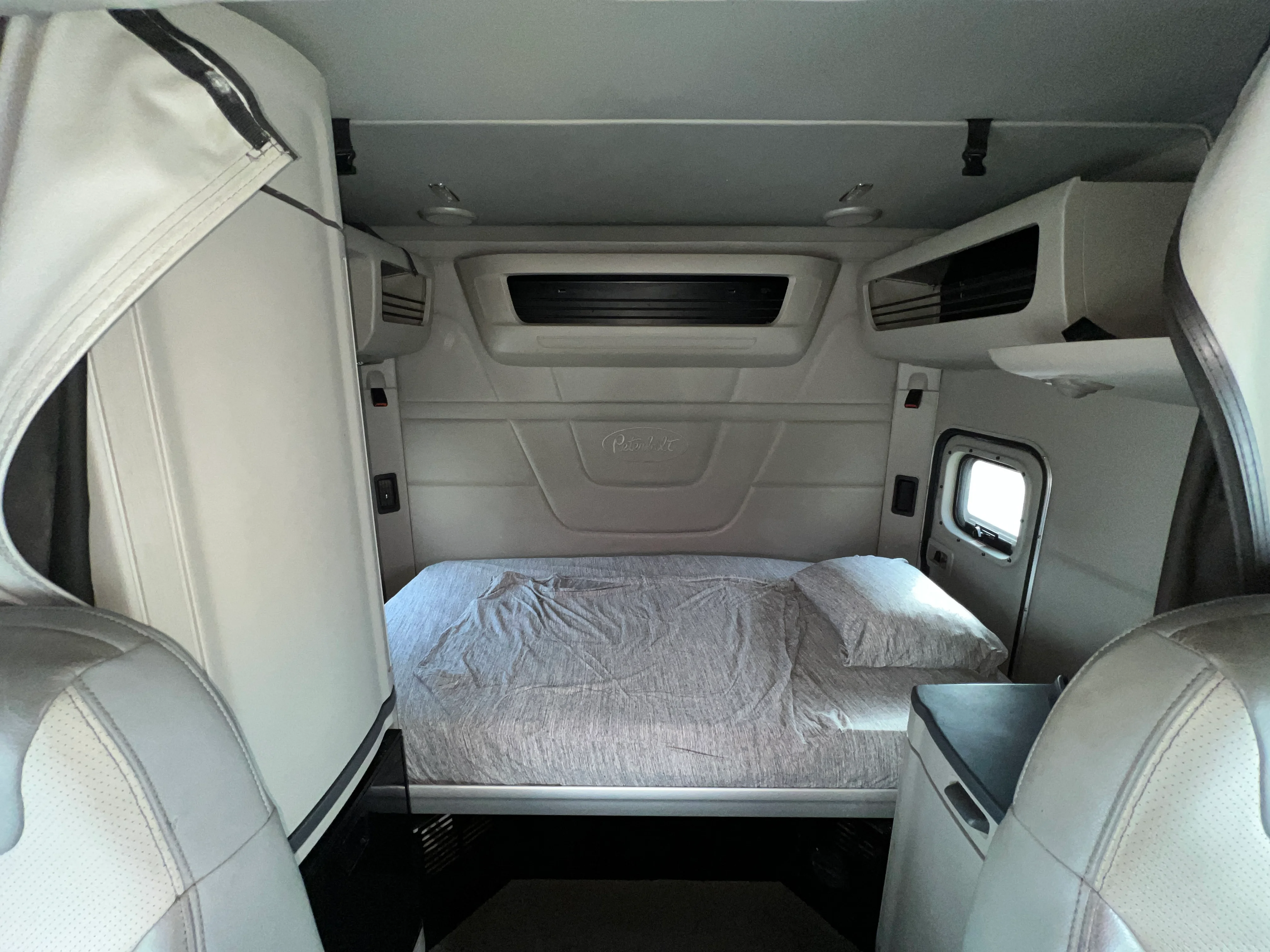 2023 Peterbilt 567 - image 12