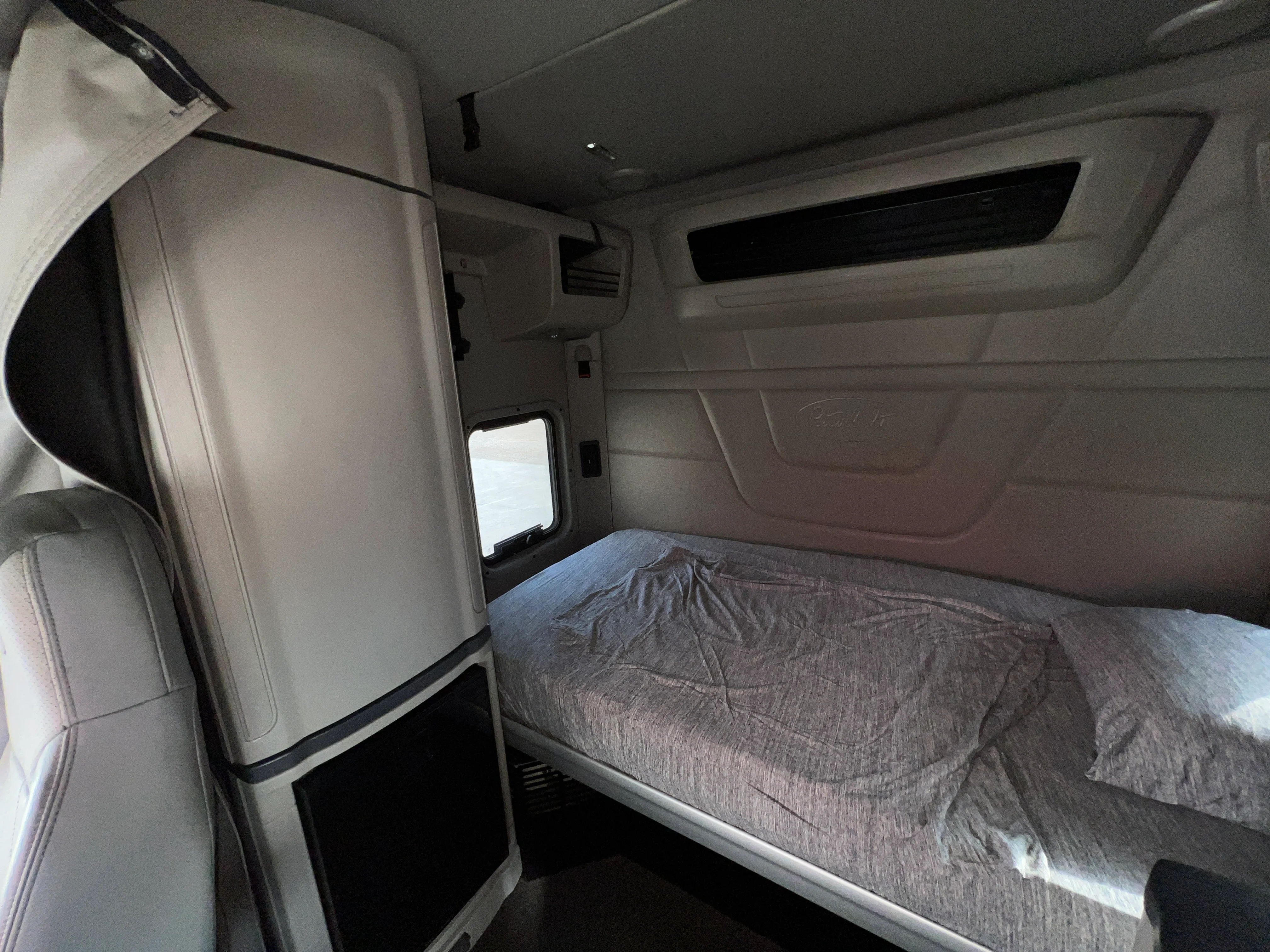 2023 Peterbilt 567 - image 10