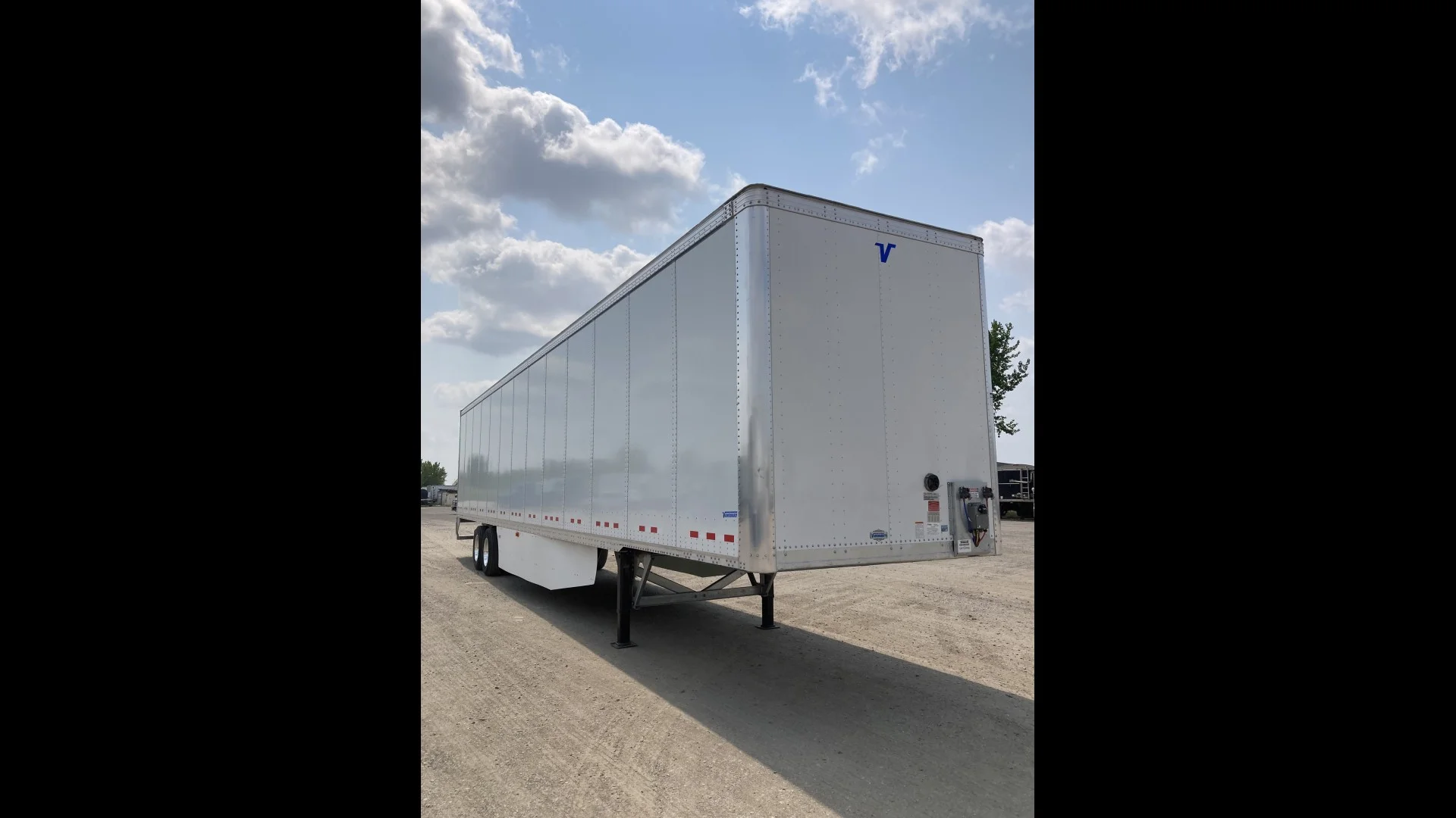 2027 Vanguard in Fargo, ND — photo 6