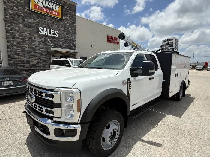 2026 Ford F-550 — photo 2
