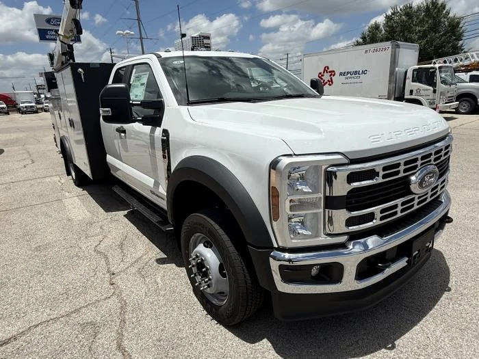 2026 Ford F-550 — photo 8