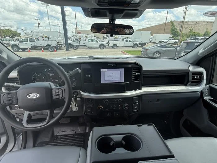 2026 Ford F-550 — photo 12