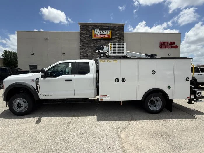 2026 Ford F-550 — photo 3