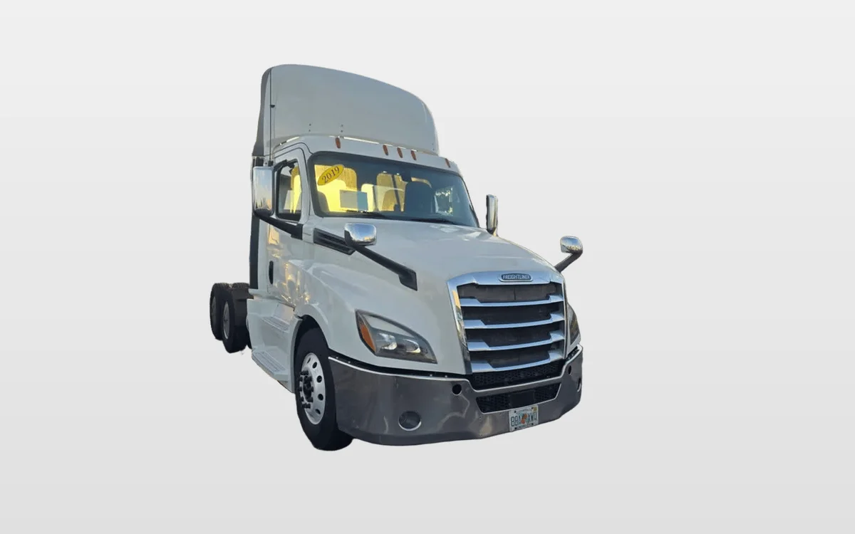 2019 Freightliner - image 1