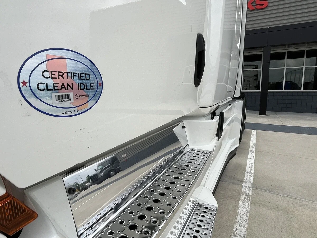 2022 Freightliner Cascadia — photo 13