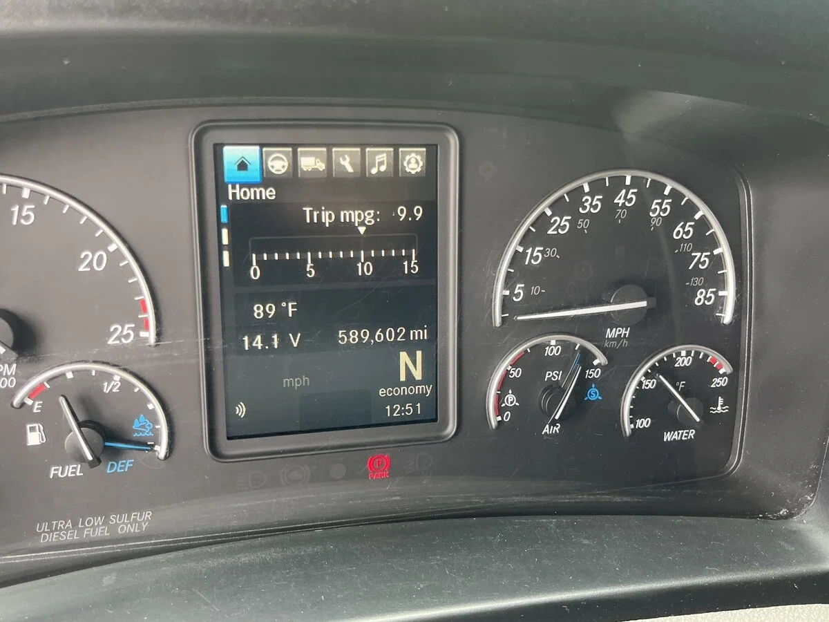 2022 Freightliner Cascadia — photo 15