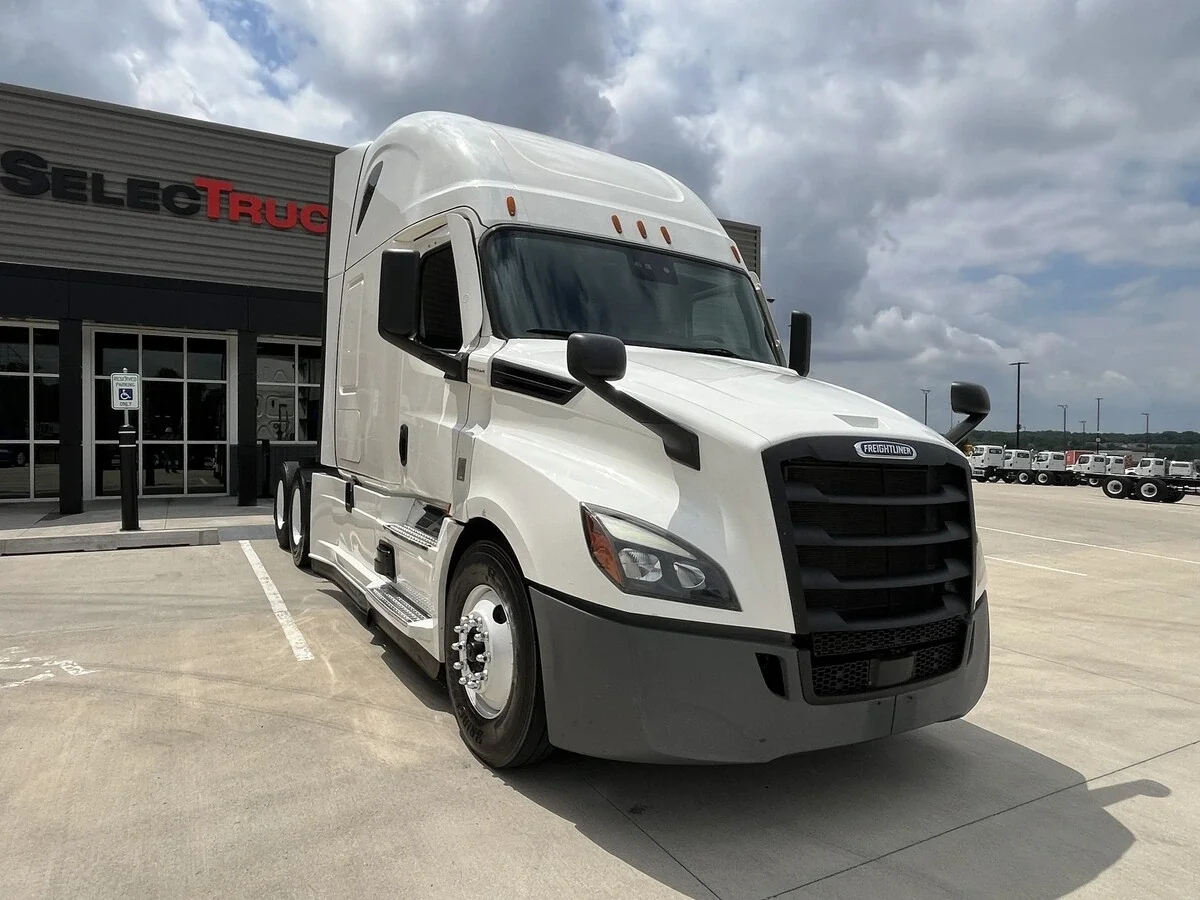 2022 Freightliner Cascadia — photo 10