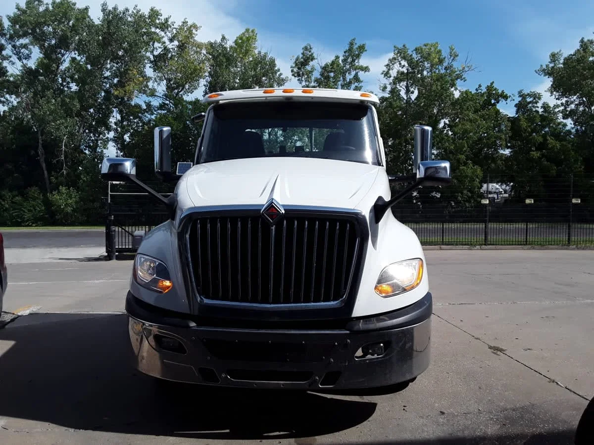 2020 International LT in Kansas City, MO — photo 2