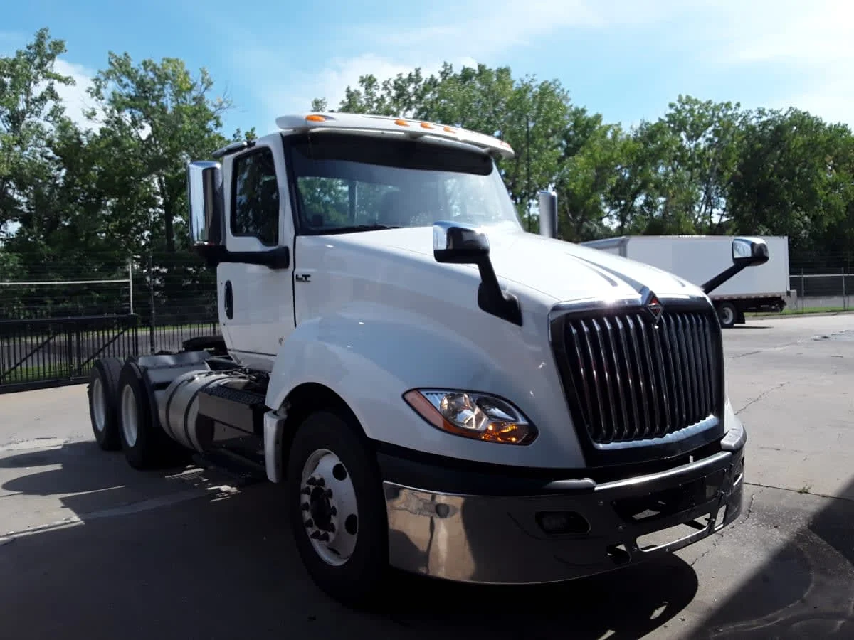2020 International LT in Kansas City, MO — photo 3