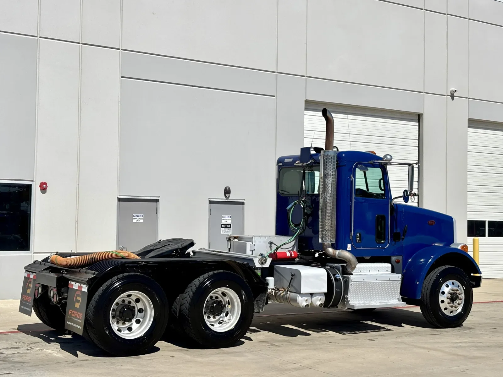 2016 Peterbilt 365 - image 5