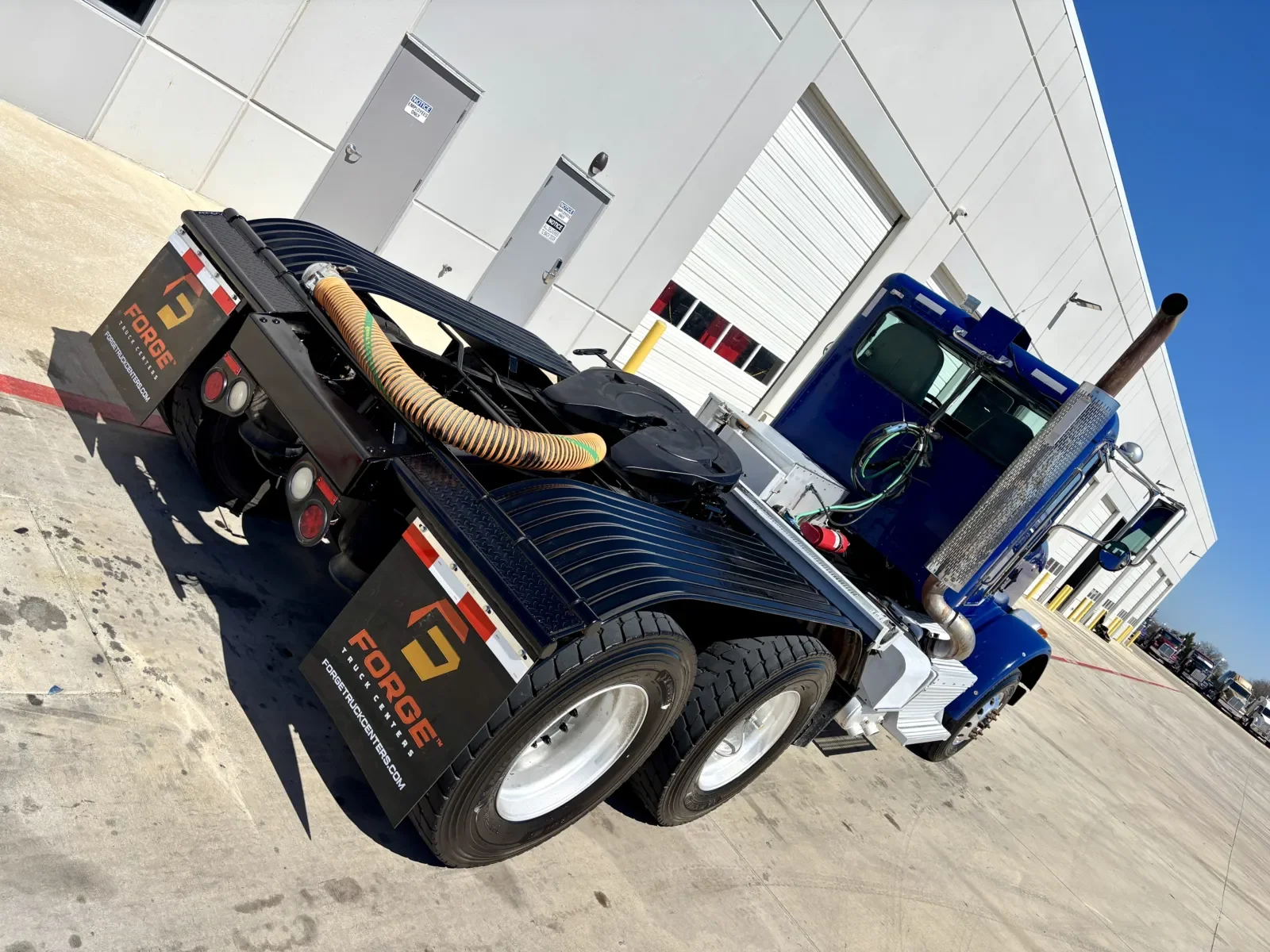 2016 Peterbilt 365 - image 11