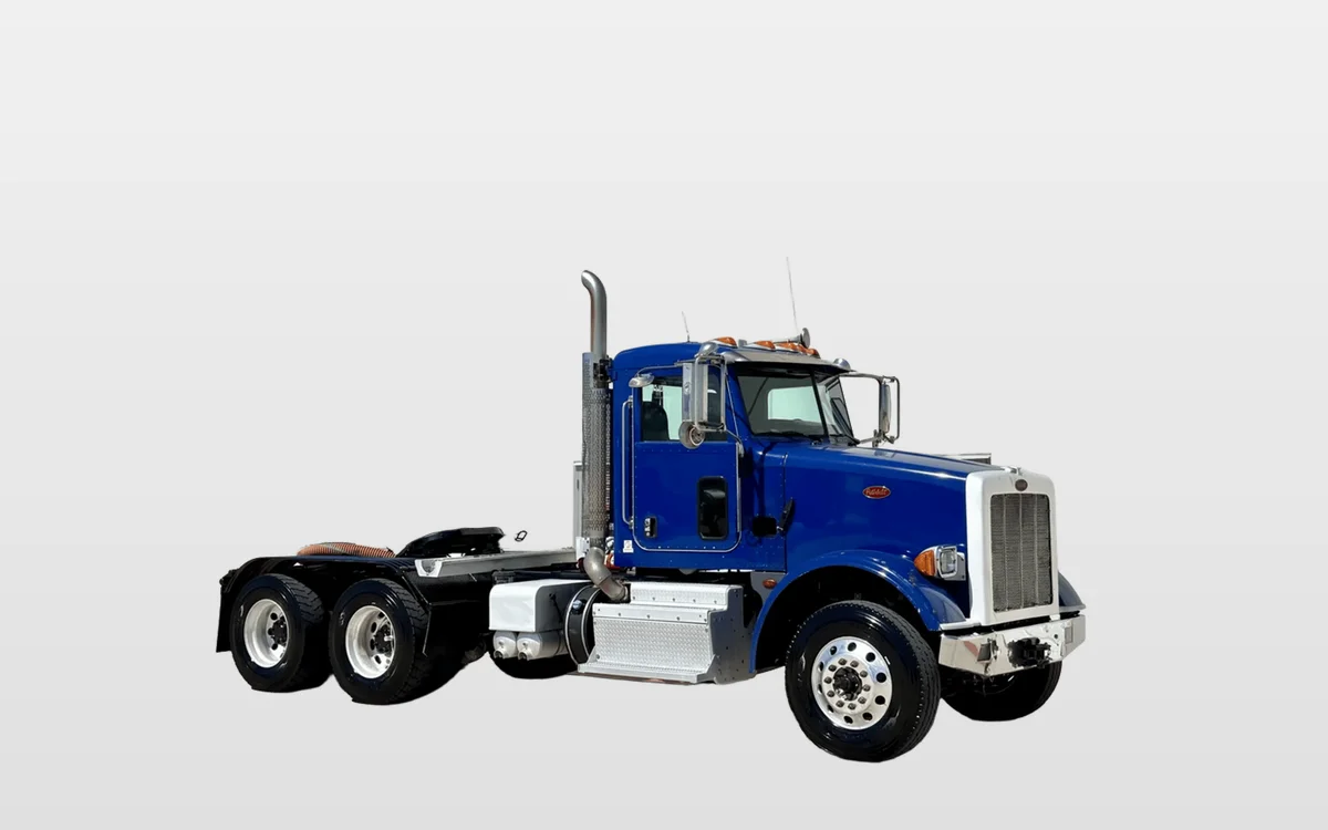 2016 Peterbilt 365 - image 1